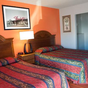 Motel 8 Plus
